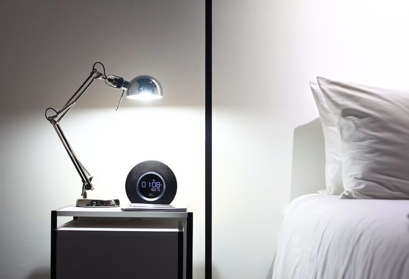 חדר דלוקס לשלושה, Blu Monkey Hub And Hotel Phuket Town  Free All Day Coworking Space