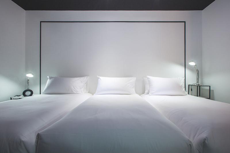 חדר דלוקס לשלושה, Blu Monkey Hub And Hotel Phuket Town  Free All Day Coworking Space