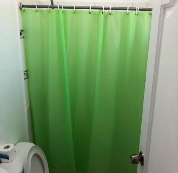 이코노미 룸, Bocachica Beach