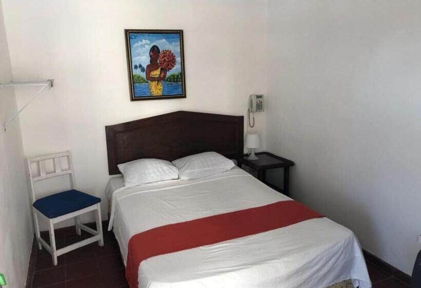 이코노미 룸, Bocachica Beach