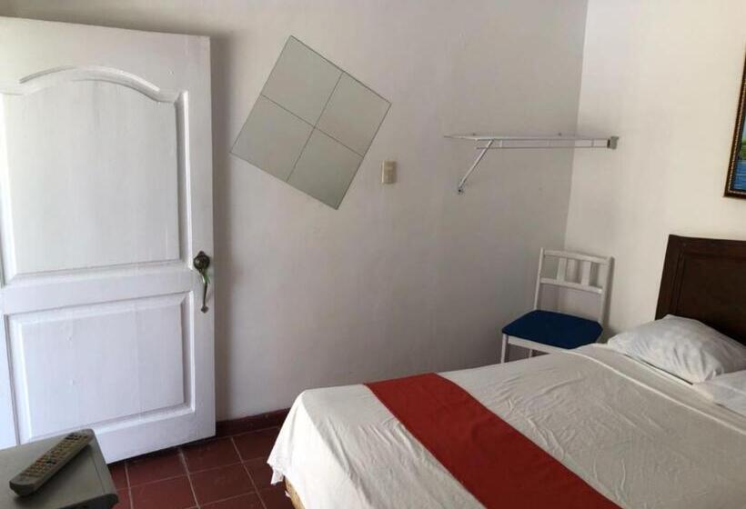 이코노미 룸, Bocachica Beach