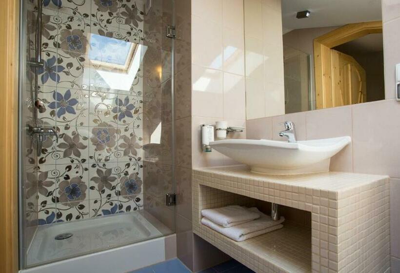 ジュニアスイート, Butorowy Dwór