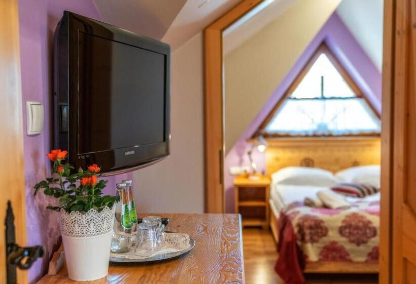 ジュニアスイート, Butorowy Dwór