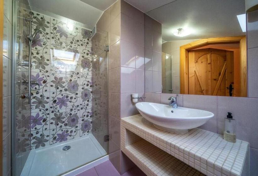 ジュニアスイート, Butorowy Dwór