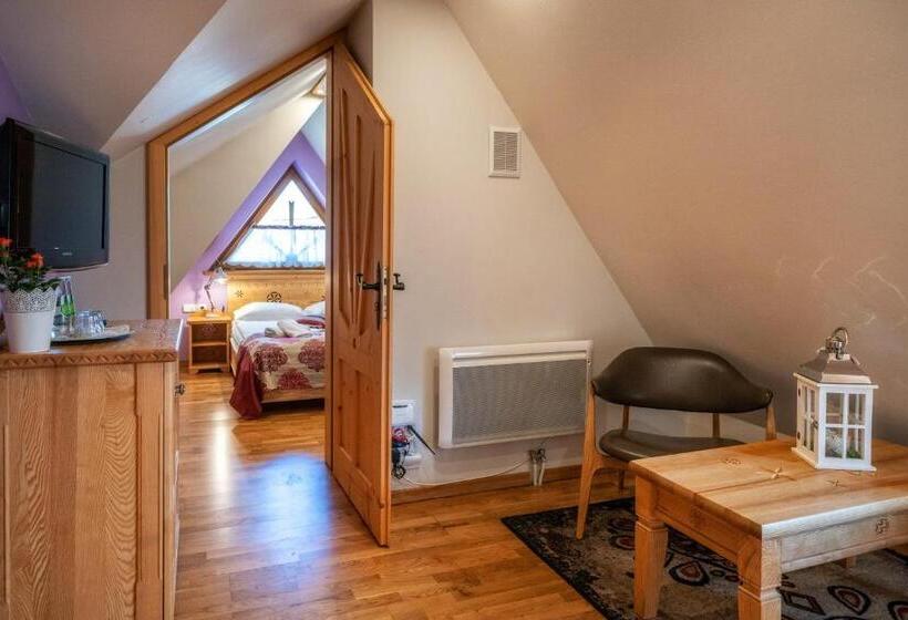 סוויטת ג'וניור, Butorowy Dwór