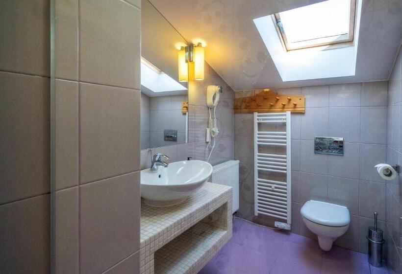 ジュニアスイート, Butorowy Dwór