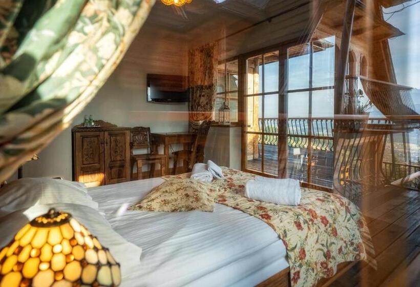 テラス付きマウンテンビュースイート, Butorowy Dwór