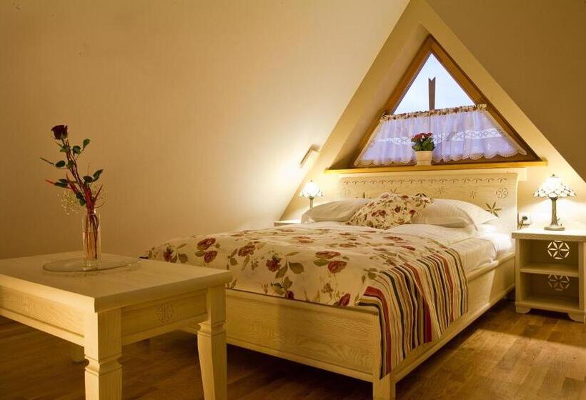 ペントハウスルーム, Butorowy Dwór