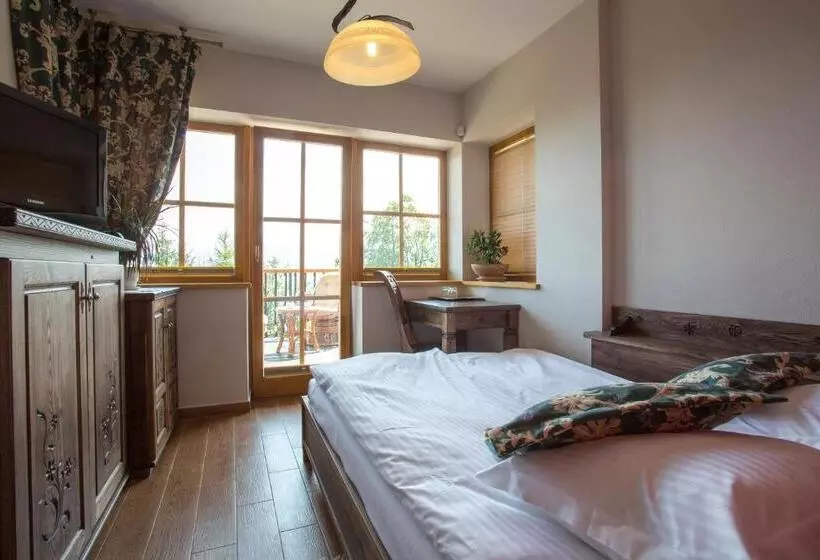 اتاق پنت هاوس, Butorowy Dwór