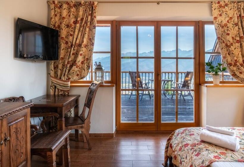 ジュニアスイート, Butorowy Dwór