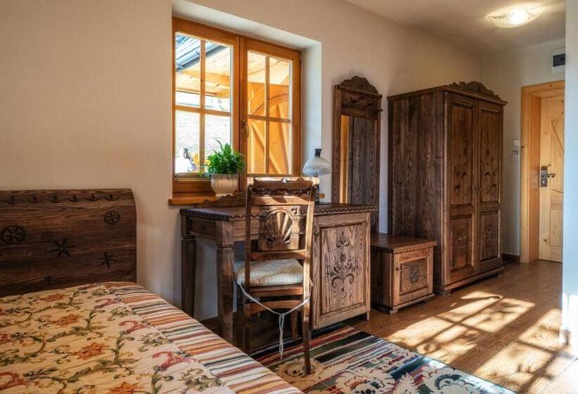 テラス付きマウンテンビュースイート, Butorowy Dwór