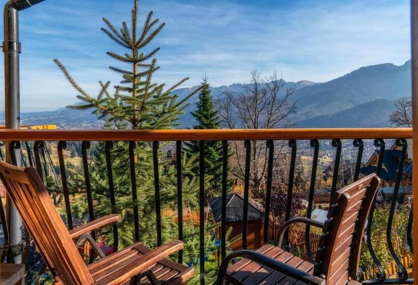 סוויטה אקזקיוטיב, Butorowy Dwór