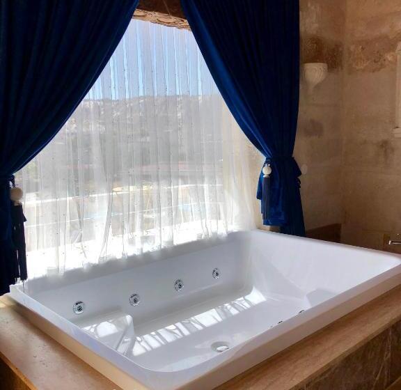 غرفة قياسية مزوَّدة بجاكوزي, Doors Of Cappadocia Special Cave