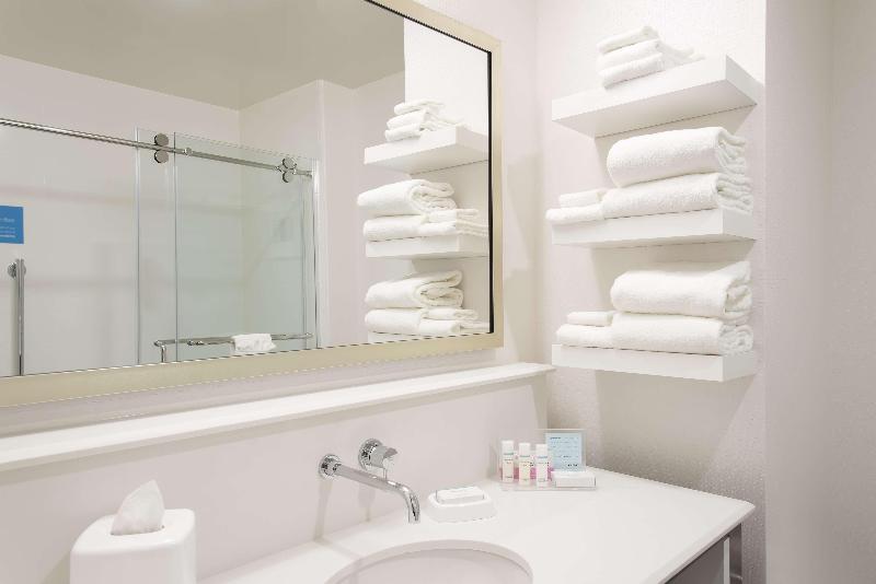 带大床的标准间, Hampton Inn & Suites Grand Rapids Downtown