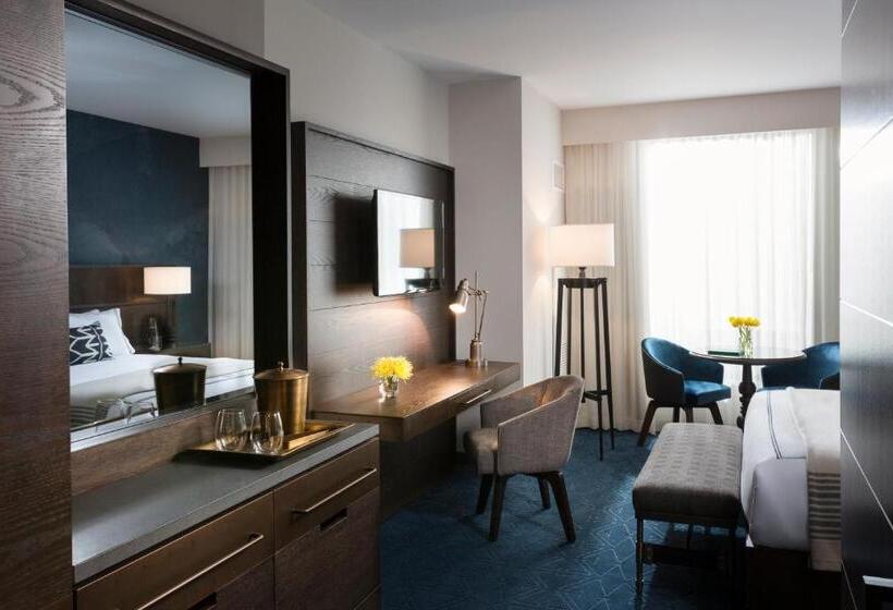 اتاق استاندارد با تخت بزرگ برای معلولان, Van Zandt