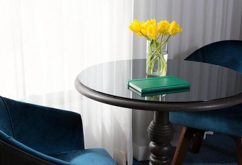 اتاق استاندارد با تخت بزرگ, Van Zandt