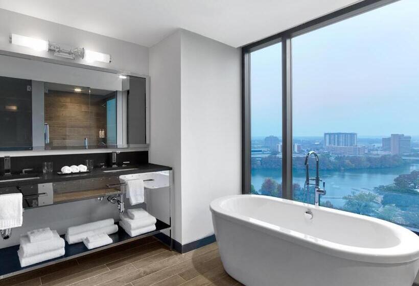 Deluxe Suite King Bed, Van Zandt