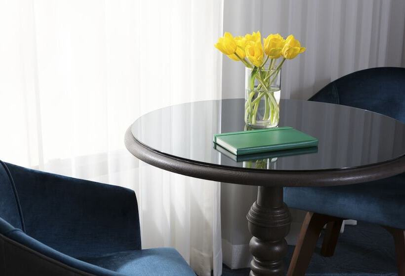 اتاق استاندارد با تخت بزرگ, Van Zandt