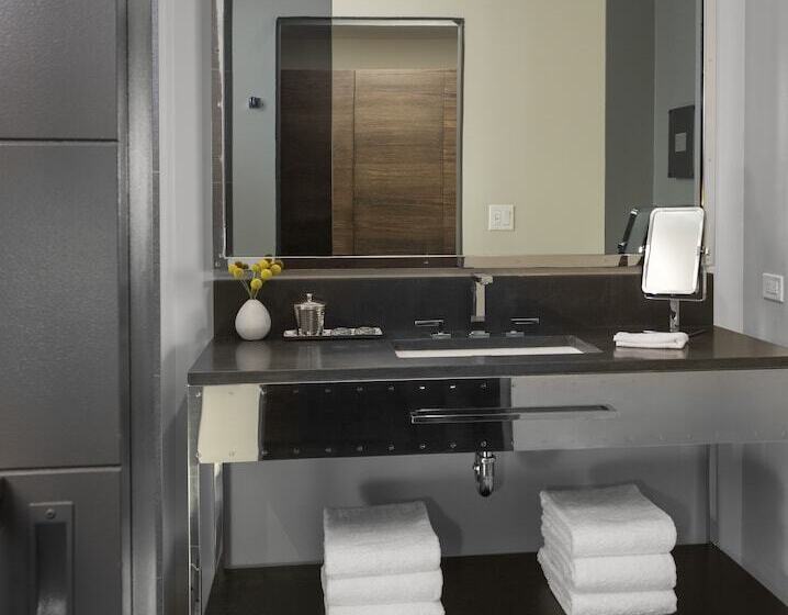 اتاق استاندارد با تخت بزرگ, Van Zandt