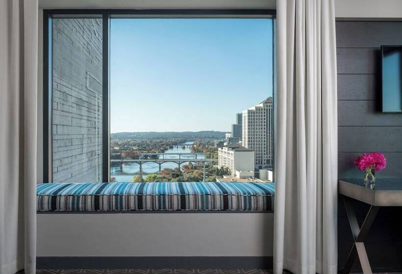 اتاق استاندارد با تخت بزرگ, Van Zandt