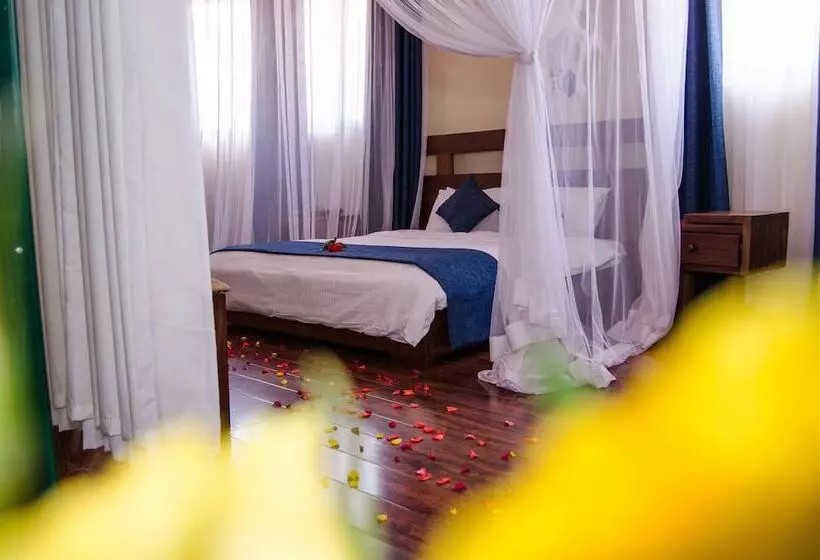 سوییت اجرایی, Nile Village Hotel & Spa