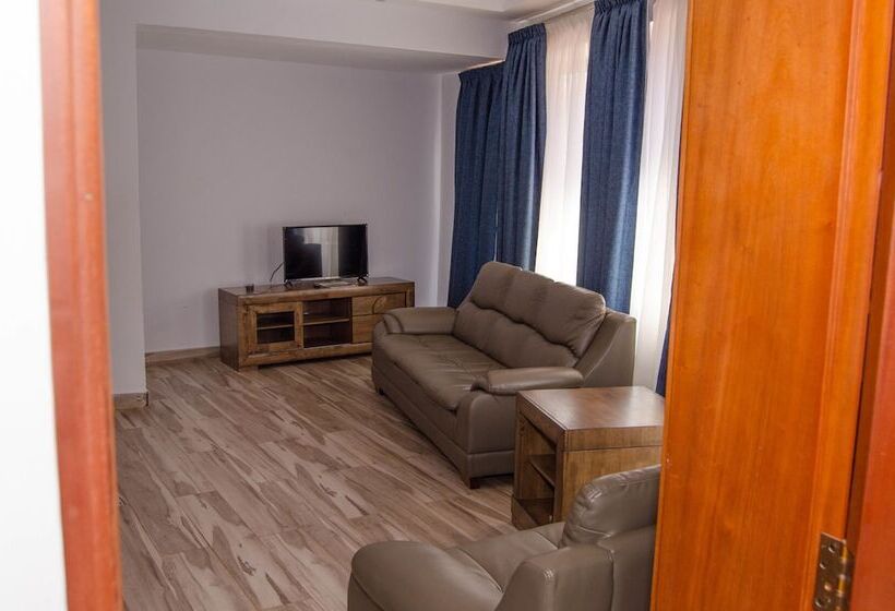 سوییت اجرایی, Nile Village Hotel & Spa