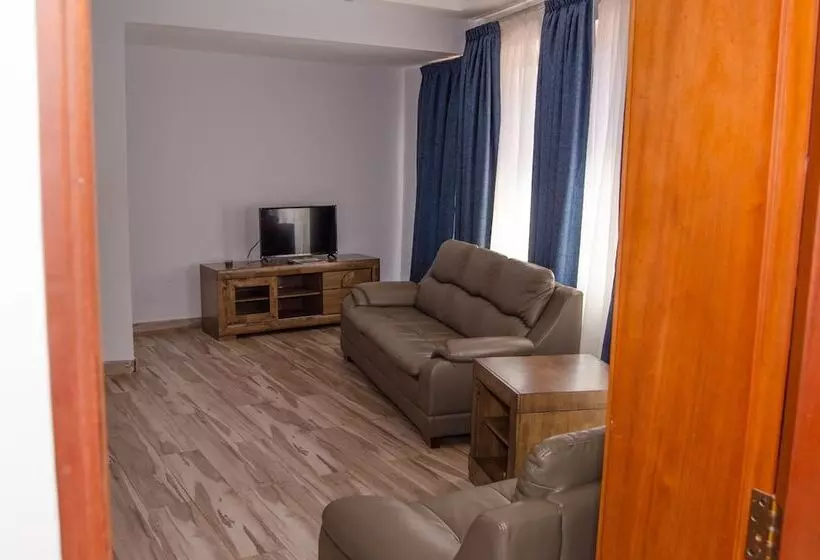 سوییت اجرایی, Nile Village Hotel & Spa