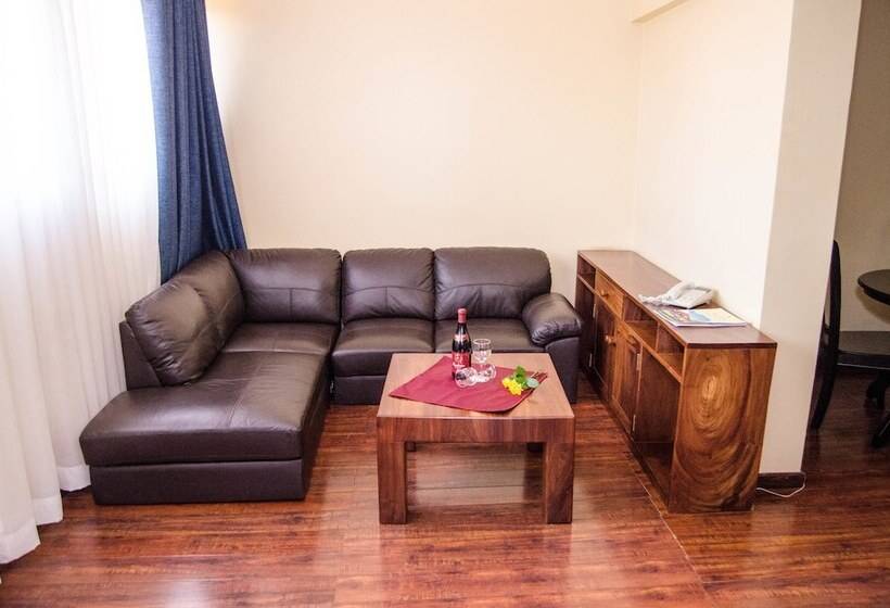 سوییت اجرایی, Nile Village Hotel & Spa