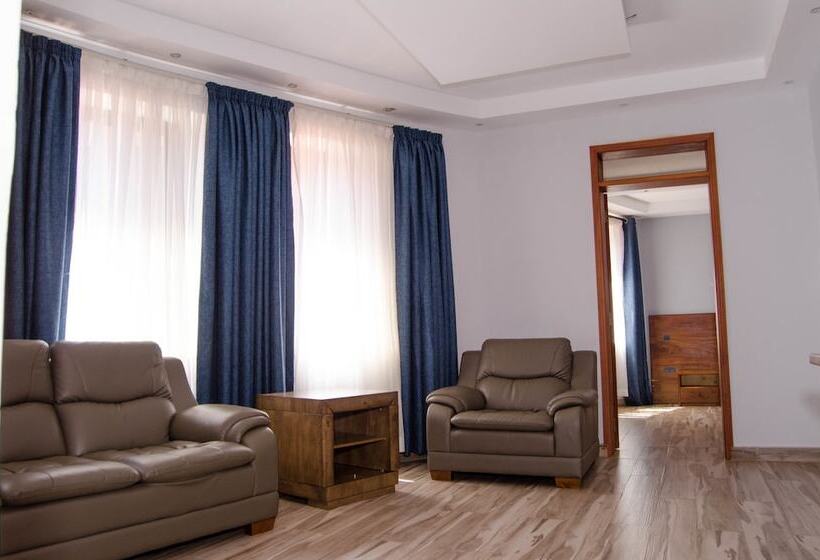 سوییت اجرایی, Nile Village Hotel & Spa