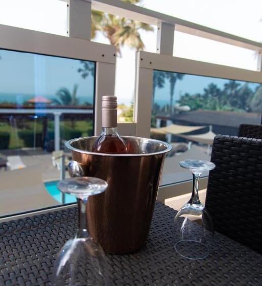 سوییت سوپریور با چشم‌انداز دریا, Ocean Villa Heights