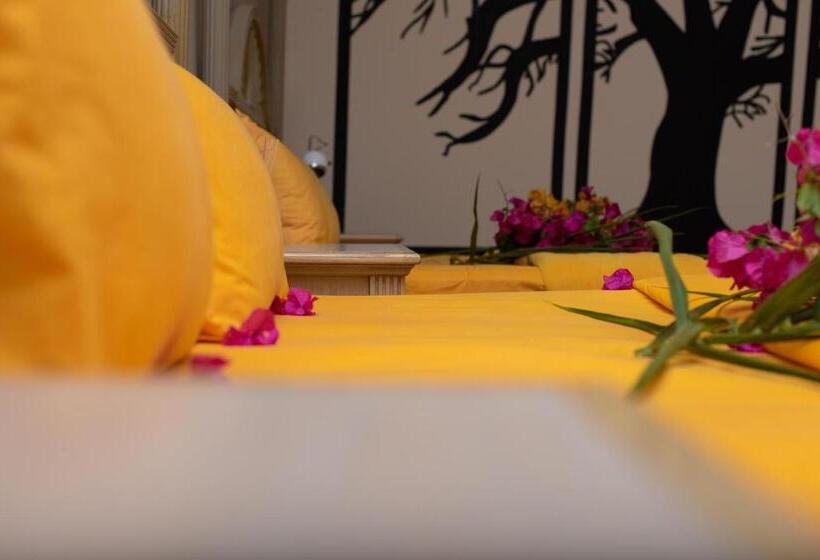 سوییت سوپریور با چشم‌انداز دریا, Ocean Villa Heights