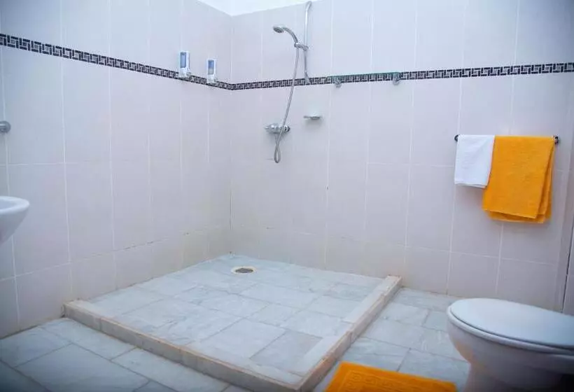 اتاق لوکس سه تخته, Ocean Villa Heights