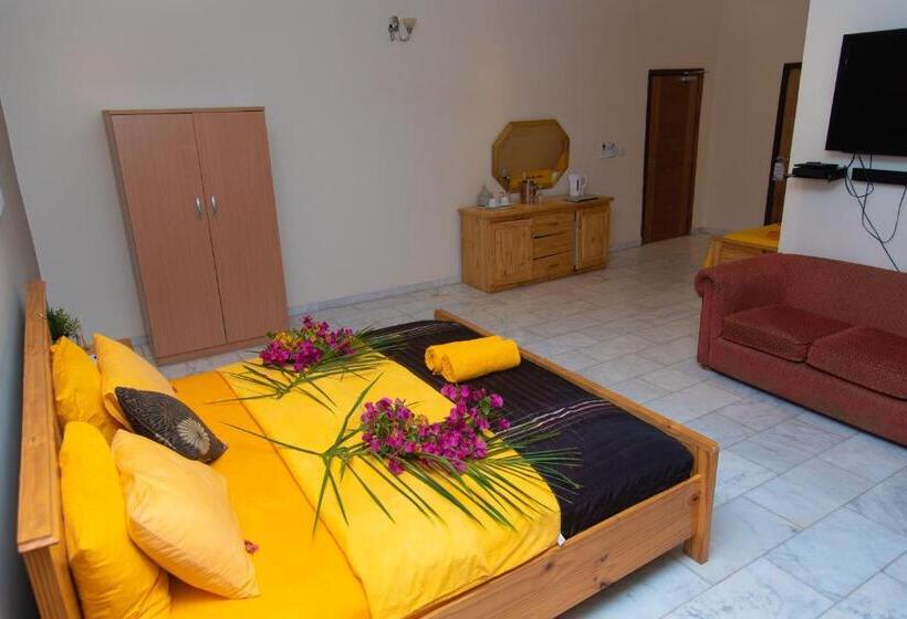 اتاق لوکس سه تخته, Ocean Villa Heights