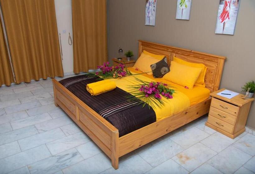 اتاق لوکس سه تخته, Ocean Villa Heights