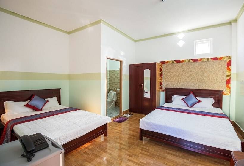 اتاق استاندارد, Phat Tai