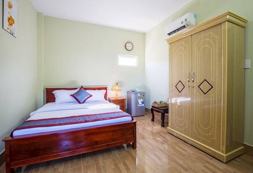 اتاق استاندارد, Phat Tai