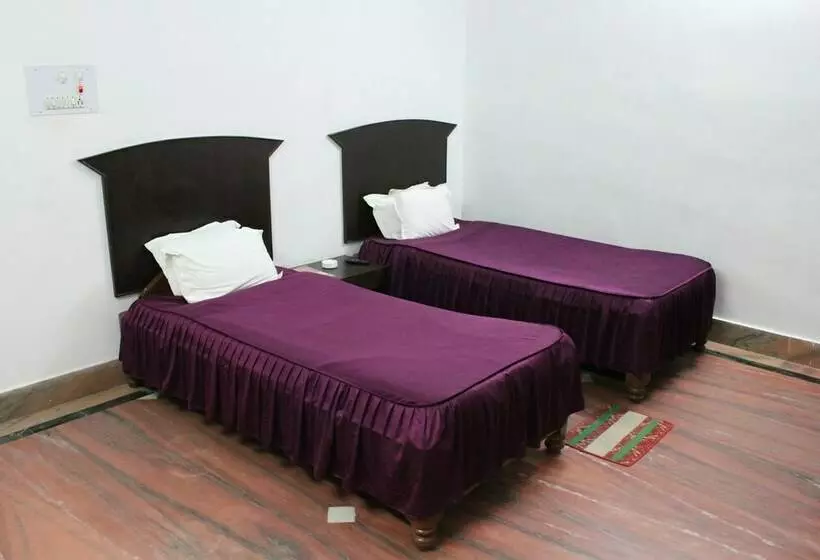اتاق لوکس, R.k International