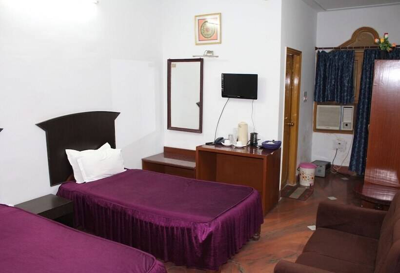 اتاق اجرایی, R.k International