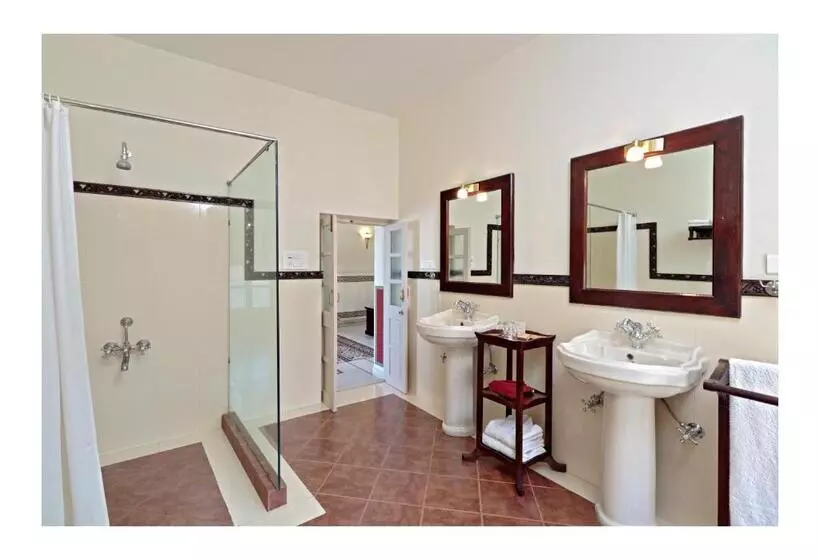 Suite, Rohet Garh