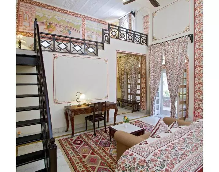Suite, Rohet Garh