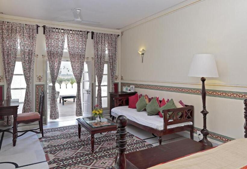 스위트, Rohet Garh