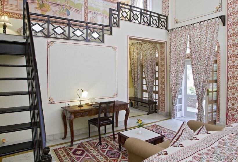 스위트, Rohet Garh