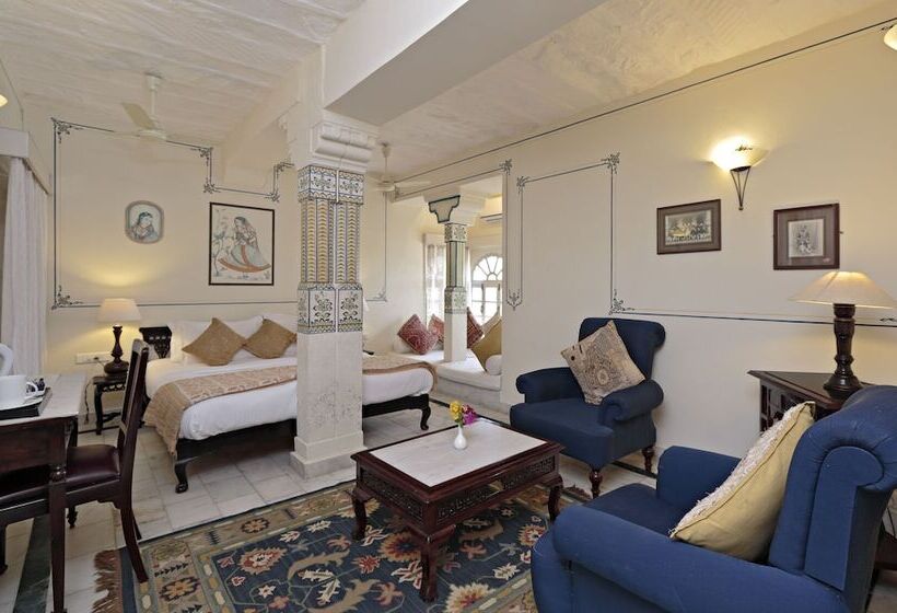 스위트, Rohet Garh