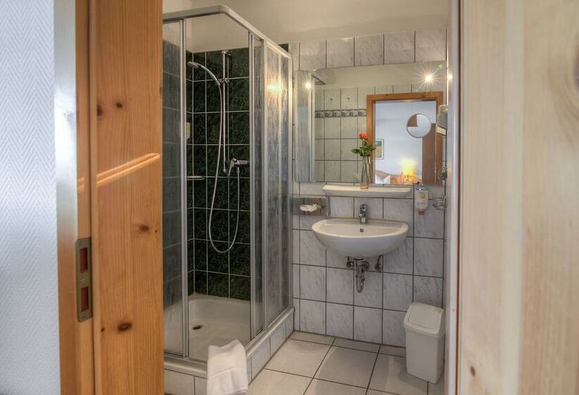 Номер Стандарт, Schloss Herrenstein