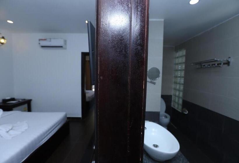 חדר משפחתי, Sea Breeze Resort