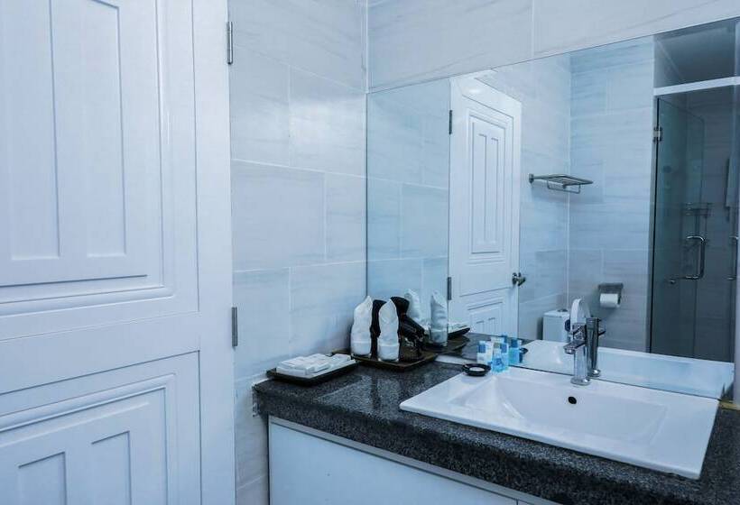 חדר דלוקס, Sea Breeze Resort