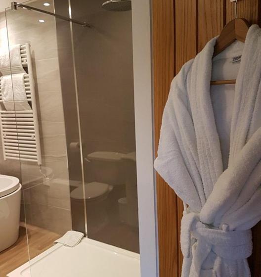 جناح ديلوكس سرير كينج, The Dovecote Inn