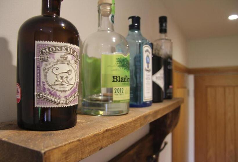 جناح ديلوكس سرير كينج, The Dovecote Inn