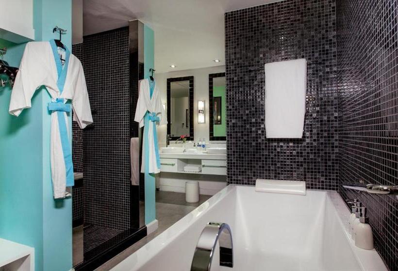 اتاق استاندارد با تخت بزرگ, Wave Hotel Pattaya