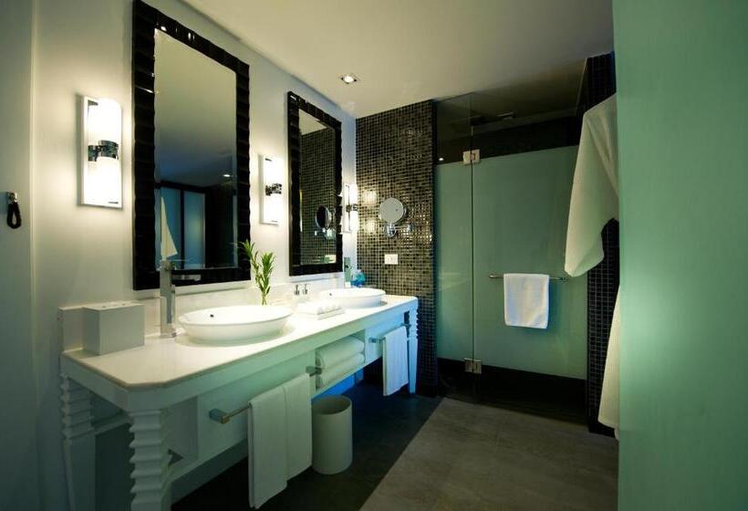 اتاق استاندارد با تخت بزرگ, Wave Hotel Pattaya